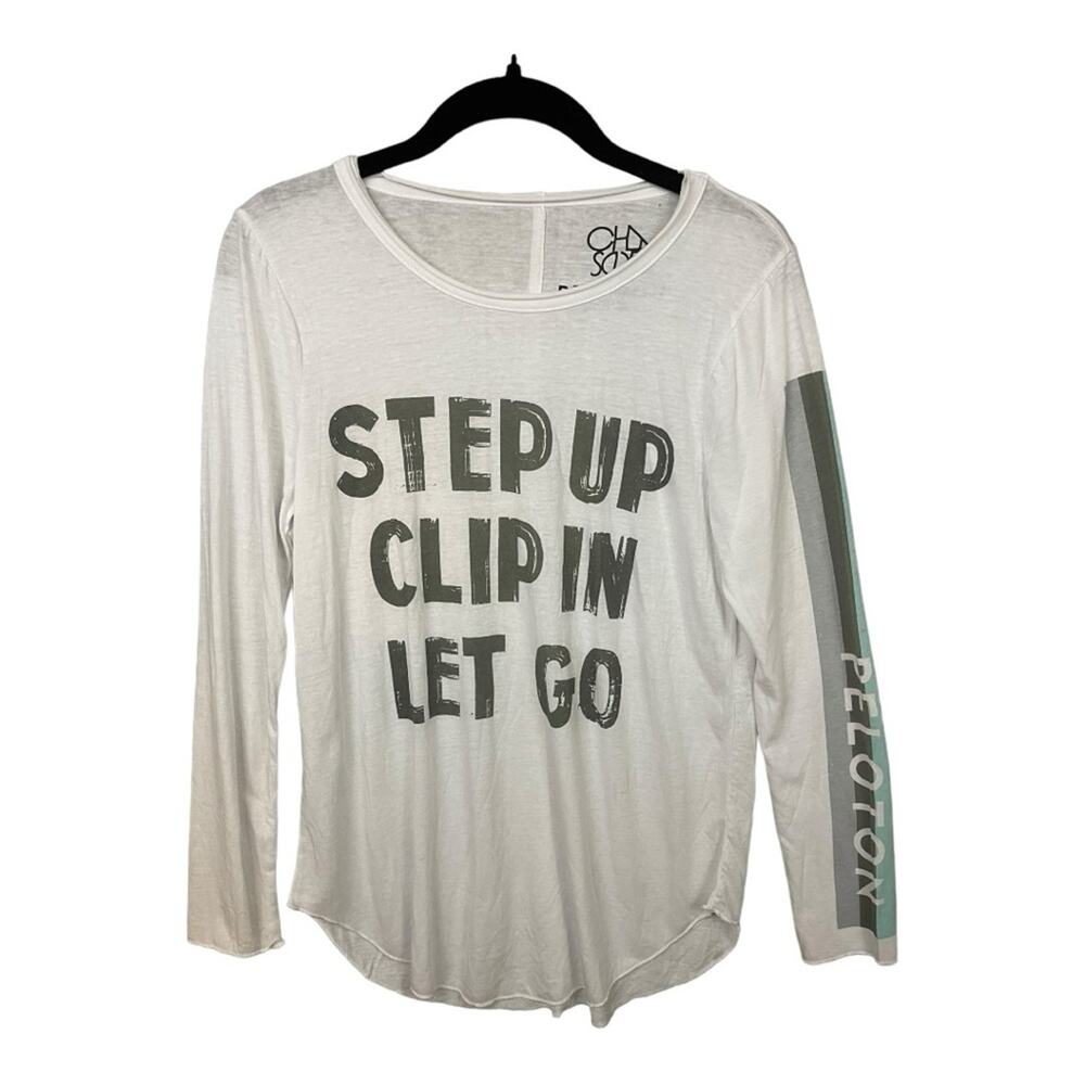 Chaser Peloton Graphic Long Sleeve Activewear Top in White Size Small